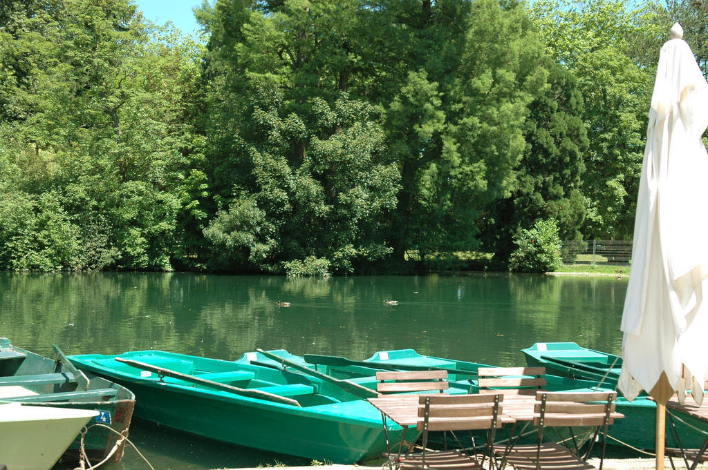 Residence Vtf Les Allees Du Green Levernois Bagian luar foto
