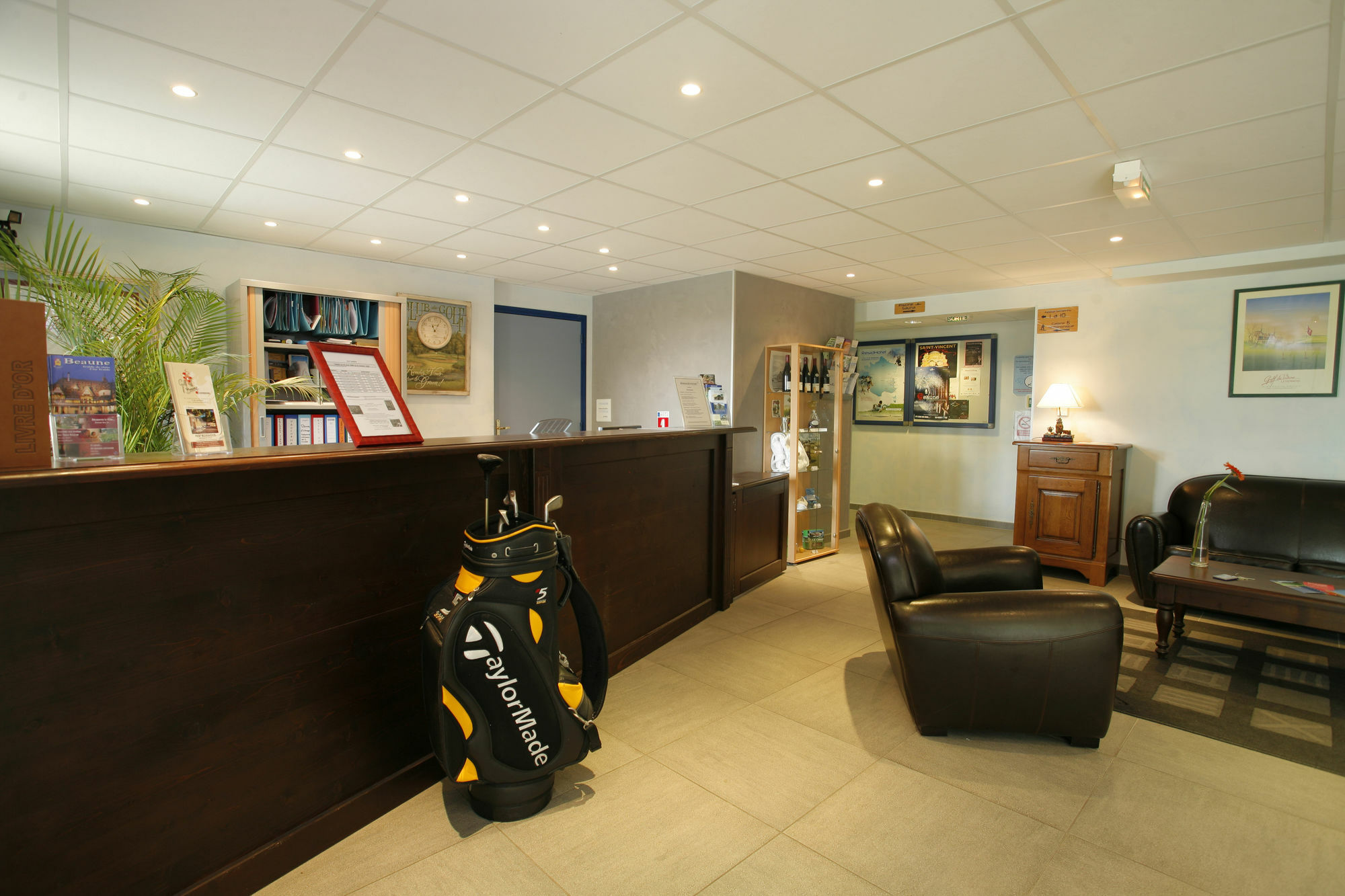 Residence Vtf Les Allees Du Green Levernois Bagian luar foto